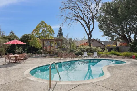 $719,000 | 1239 Herbazal Street, Sonoma, CA 95476