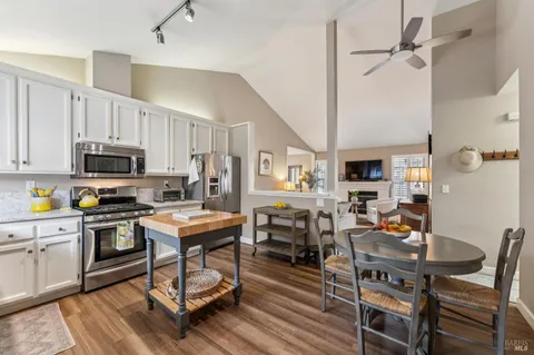 $719,000 | 1239 Herbazal Street, Sonoma, CA 95476