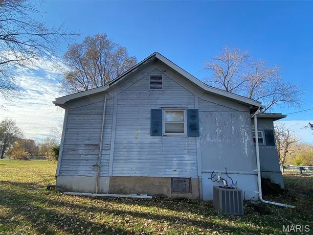 $12,500 | 655 North Talmadge Street, Witt, IL 62094