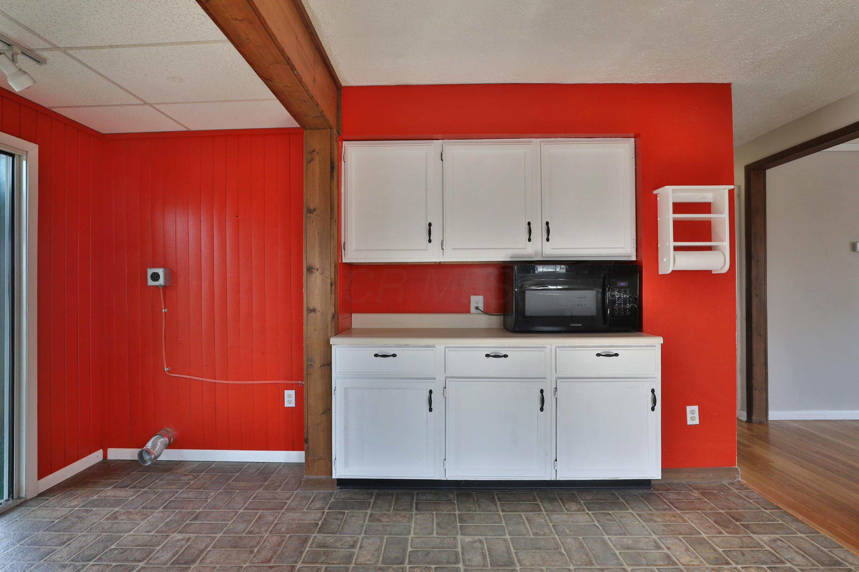 349 Danhurst Road Columbus, OH 43228 - Photo 12 of 41 Gallery Image 12