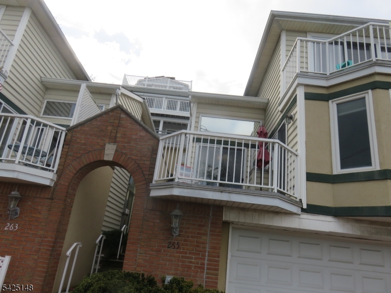 265 Front Street Perth Amboy, NJ 08861 - Photo 2 of 19