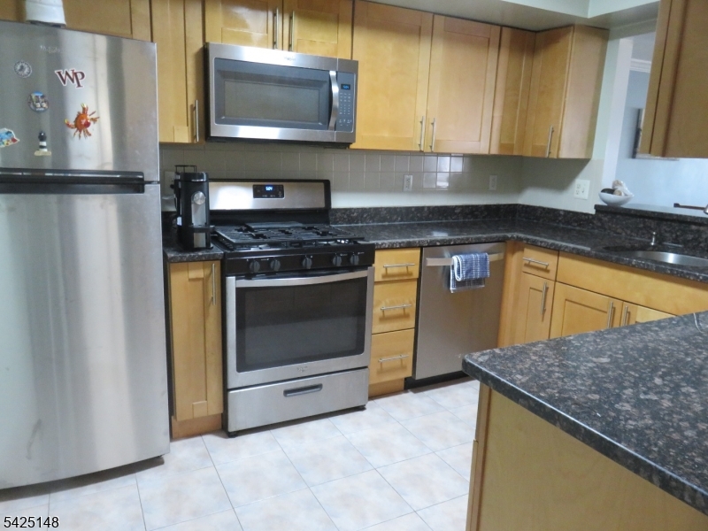 265 Front Street Perth Amboy, NJ 08861 - Photo 5 of 19