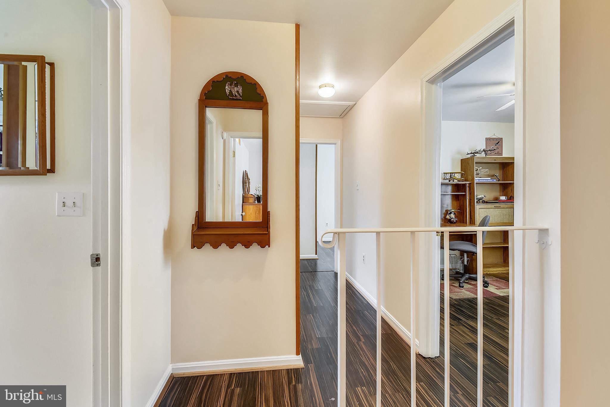 6807 Ben Franklin Road Springfield, VA 22150 - Photo 19 of 52 Upper level hallway