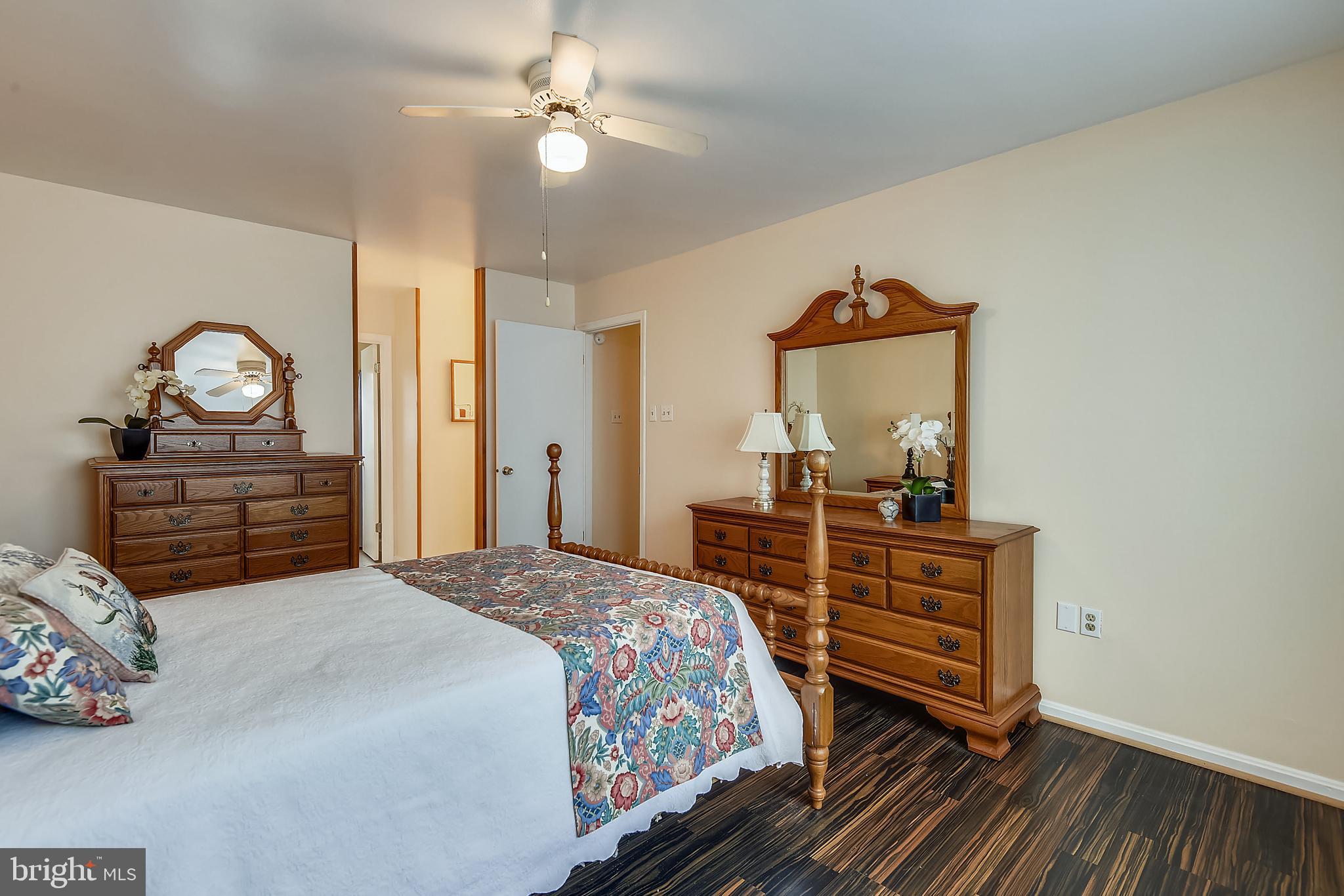 6807 Ben Franklin Road Springfield, VA 22150 - Photo 22 of 52 Main bedroom