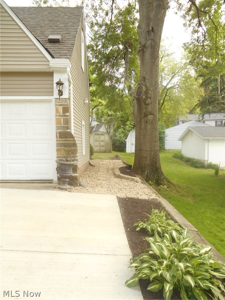 2050 Stabler Road Akron, OH 44313 - Photo 2 of 27