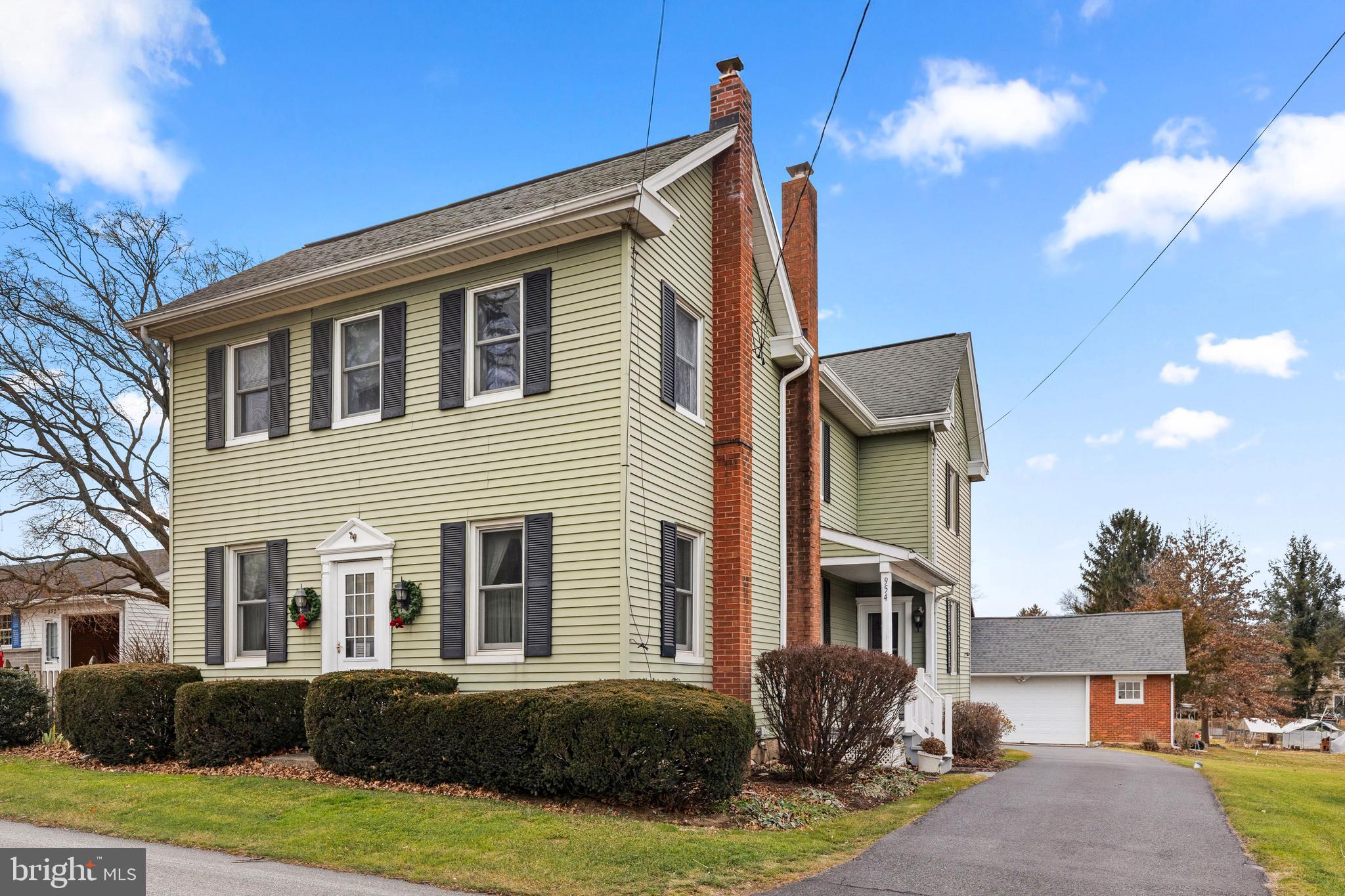 954 Anderson Ferry Road Mount Joy, PA 17552 - Photo 29 of 40 a front view of a house with garden