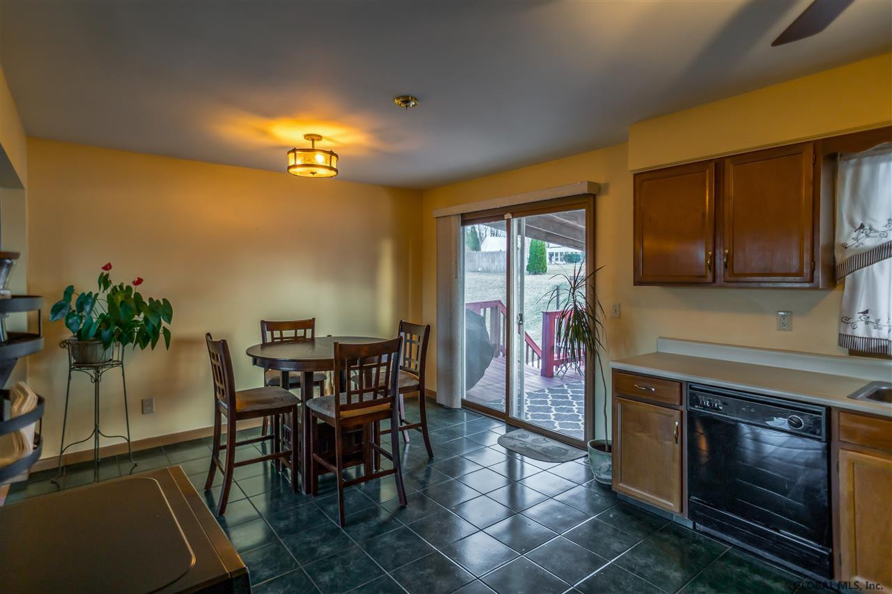 47 Sage Road Waterford, NY 12188 - Photo 6 of 27 Photo 6