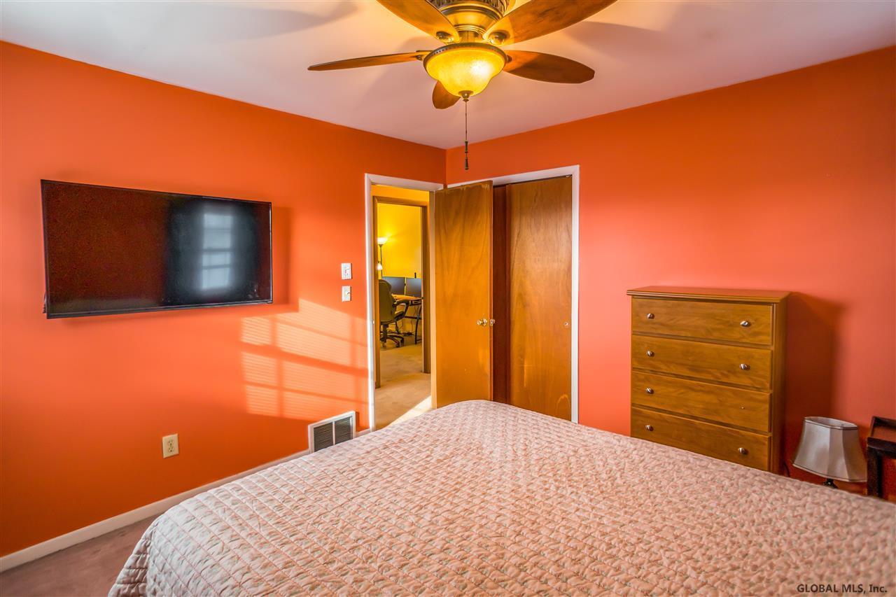 47 Sage Road Waterford, NY 12188 - Photo 9 of 27 Photo 9