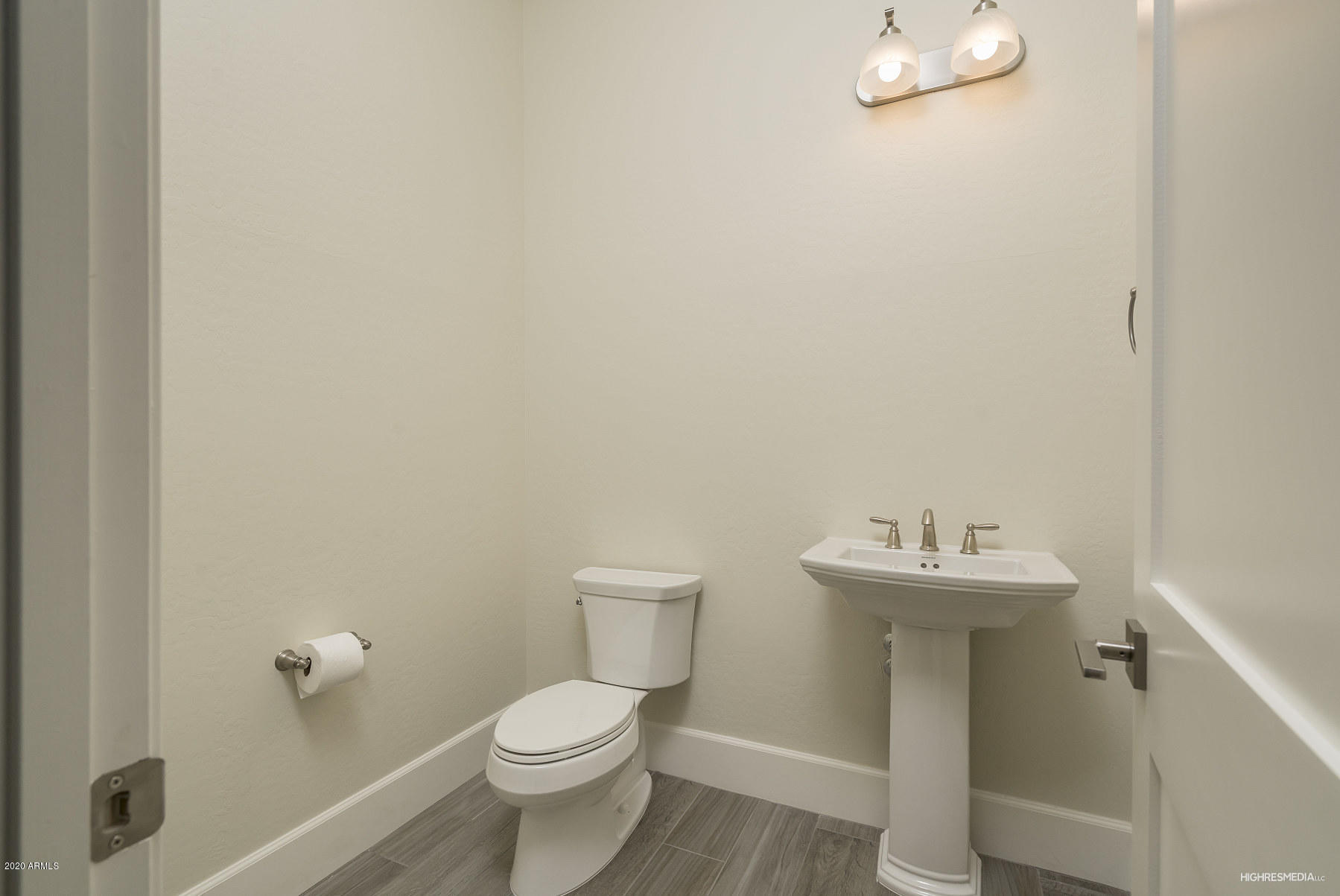 9833 East Brown Road Mesa, AZ 85207 - Photo 13 of 35 HRM5771_web