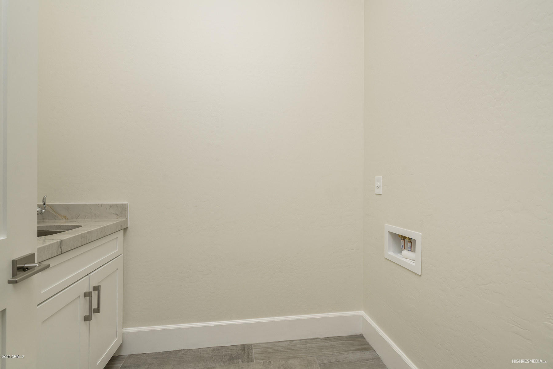 9833 East Brown Road Mesa, AZ 85207 - Photo 15 of 35 HRM5773_web