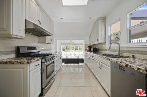 $10,995 | 232 South Crescent Drive, Beverly Hills, CA 90212