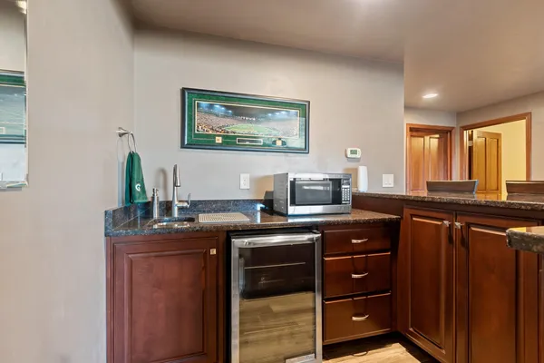 $624,900 | 1979 Kettle Creek Drive, De Pere, WI 54115