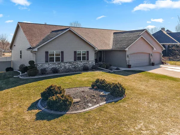 $624,900 | 1979 Kettle Creek Drive, De Pere, WI 54115