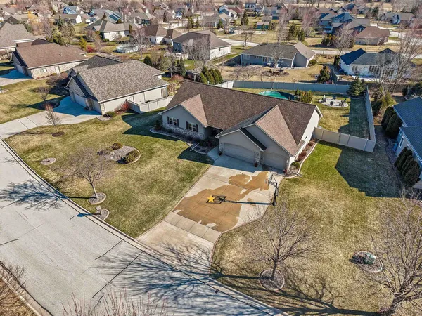 $624,900 | 1979 Kettle Creek Drive, De Pere, WI 54115
