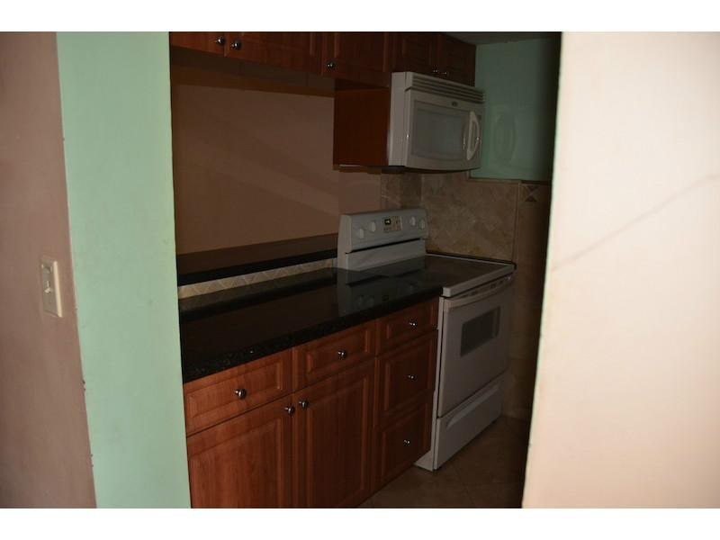 896 Southwest 9th St Circle, Unit 3 Boca Raton, FL 33486 - Photo 3 of 26 Kitchen
