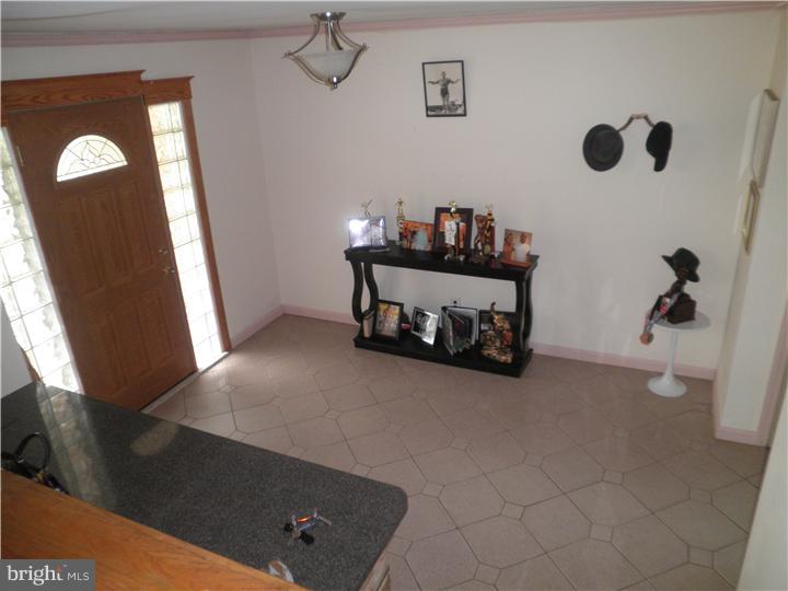 640 Kismet Road Philadelphia, PA 19115 - Photo 5 of 25