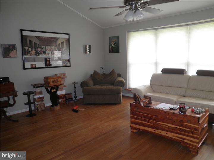 640 Kismet Road Philadelphia, PA 19115 - Photo 7 of 25