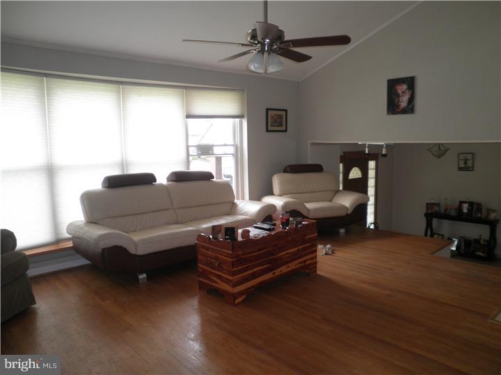 640 Kismet Road Philadelphia, PA 19115 - Photo 8 of 25