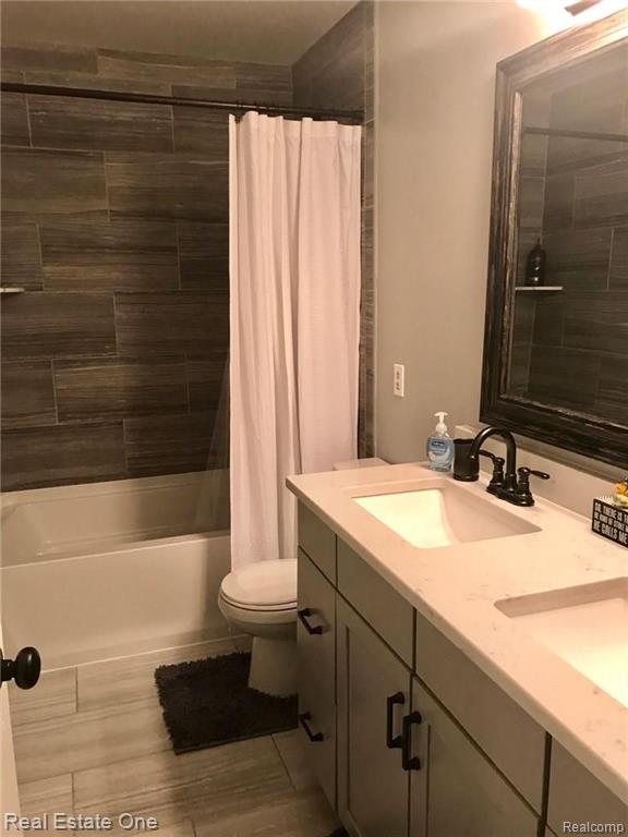 2196 Chippenham Chase Rochester Hills, MI 48306 - Photo 18 of 27