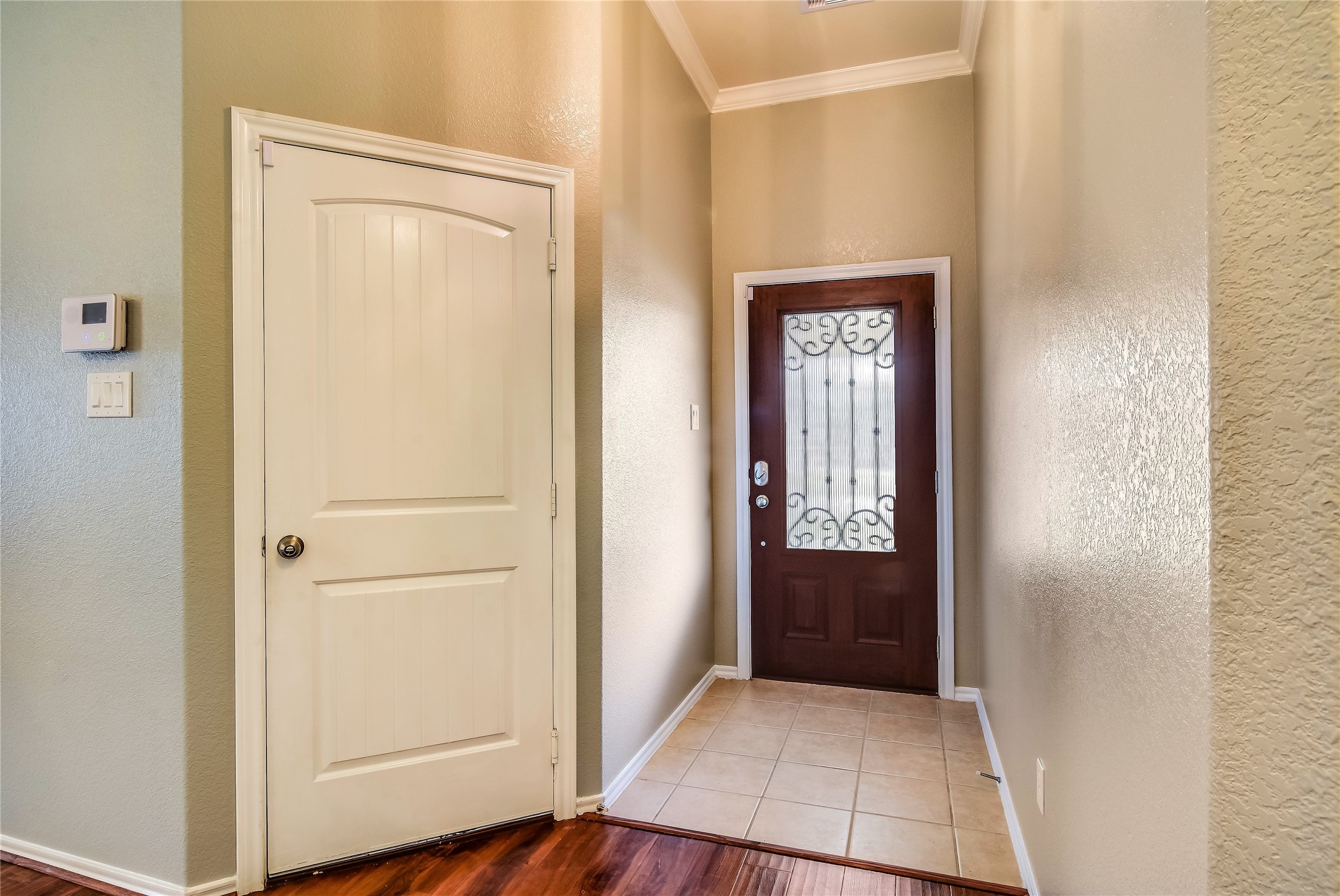2915 Kainer Meadows Lane Houston, TX 77047 - Photo 3 of 12 Foyer