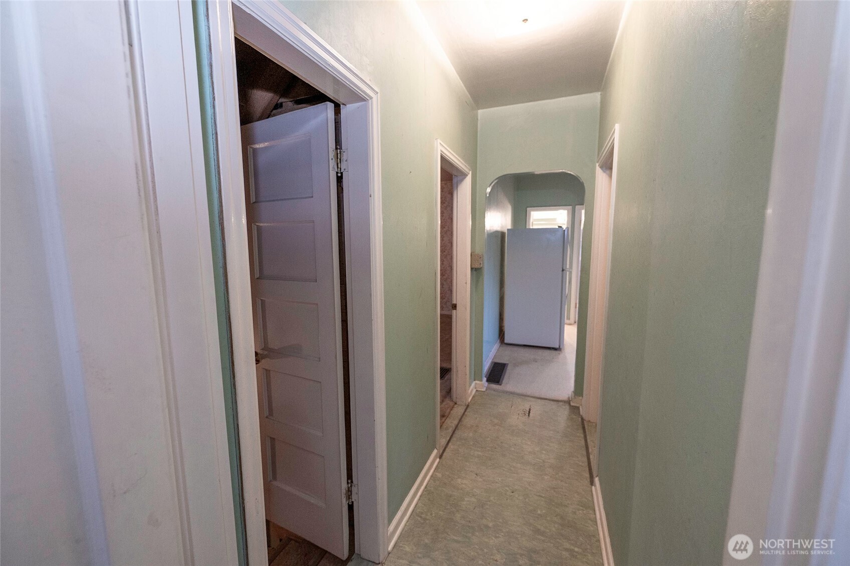 40 Northwest B Street College Place, WA 99324 - Photo 9 of 29 a view of a hallway with wooden floor