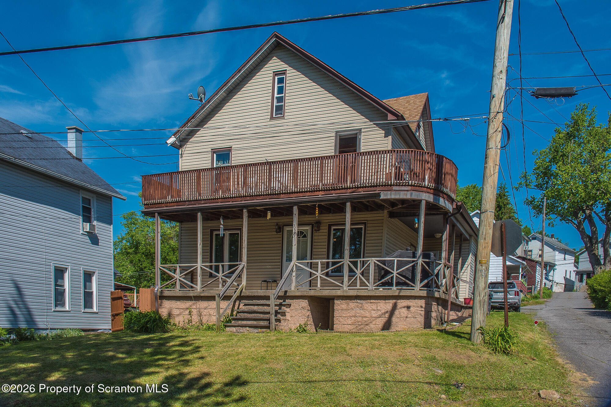 629 Clinton Street Forest City, PA 18421 - Photo 2 of 28 Front