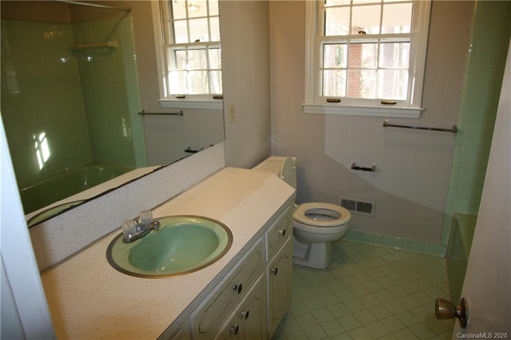 203 Lane Road Mount Holly, NC 28120 - Photo 5 of 16 Gallery Image 5