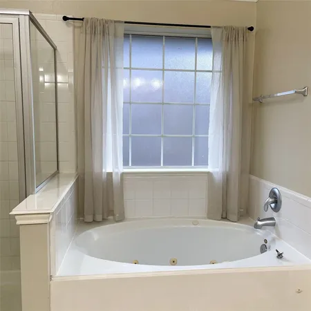 $2,400 | 2606 Sun Flare Lane, Pearland, TX 77584