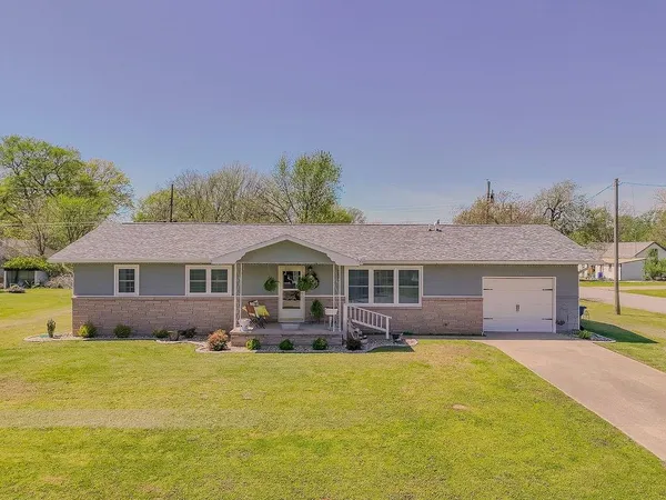 $162,000 | 2009 Washington Avenue, Baxter Springs, KS 66713