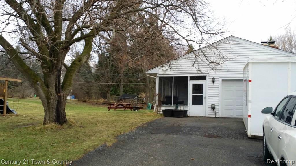 211 Arizona Avenue Rochester, MI 48309 - Photo 7 of 41 Backyard.jpg