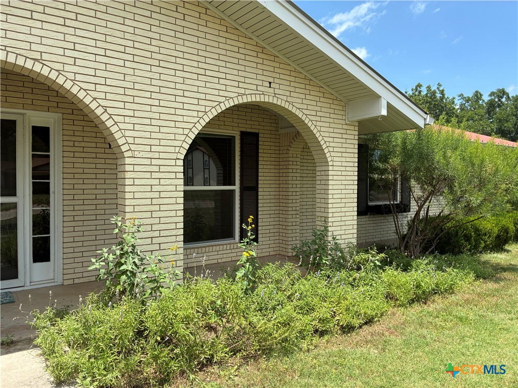 104 Skipcha Trail Lampasas, TX 76550 - Photo 4 of 40