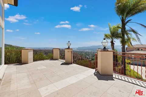 $2,998,000 | 1248 East Tujunga Avenue, Burbank, CA 91501