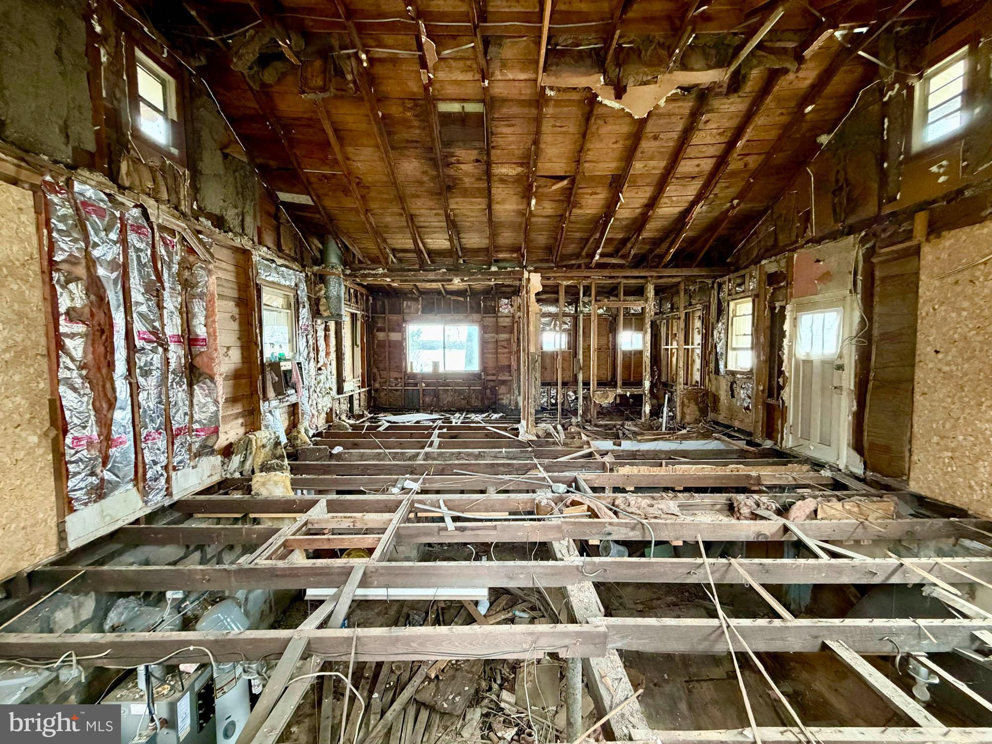 4327 Shore Road Baltimore, MD 21219 - Photo 7 of 11 a view of a room with gym equipment