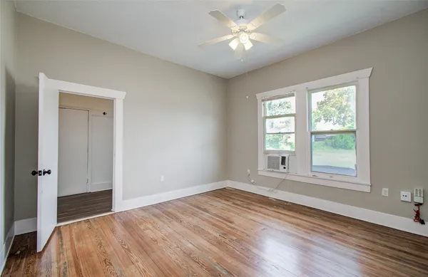 $299,000 | 901 Boundary Street, Houston, TX 77009