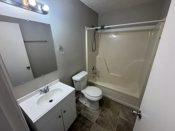 $1,050 | 179 Ingle Drive, Unit B5, Morrison, TN 37357