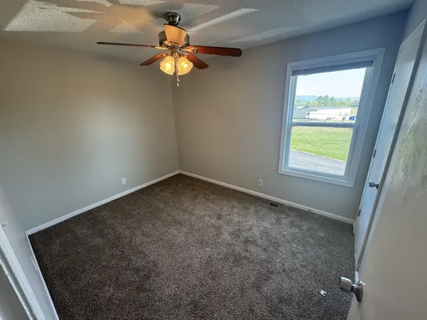 $1,050 | 179 Ingle Drive, Unit B5, Morrison, TN 37357