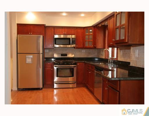 30 Landsdowne Road East Brunswick, NJ 08816 - Photo 4 of 9 Gallery Image 4
