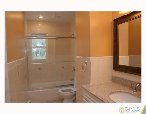 30 Landsdowne Road East Brunswick, NJ 08816 - Photo 7 of 9 Gallery Image 7