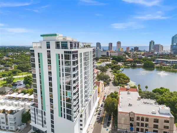 $950,000 | 777 3rd Avenue North, Unit 806, St. Petersburg, FL 33701
