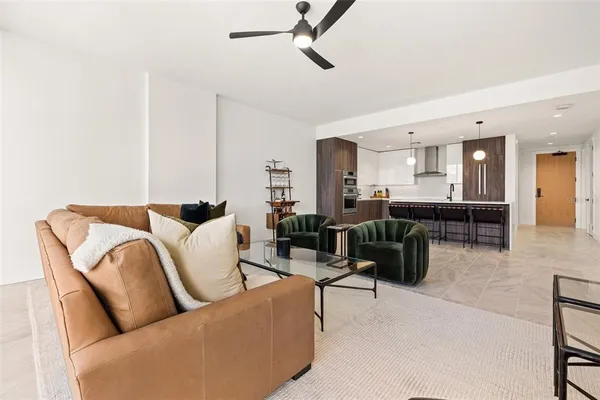 $950,000 | 777 3rd Avenue North, Unit 806, St. Petersburg, FL 33701