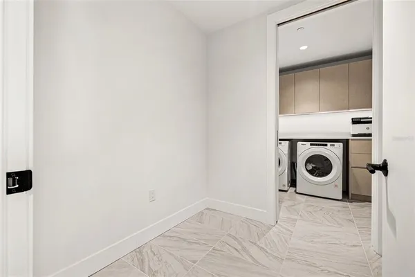 $950,000 | 777 3rd Avenue North, Unit 806, St. Petersburg, FL 33701