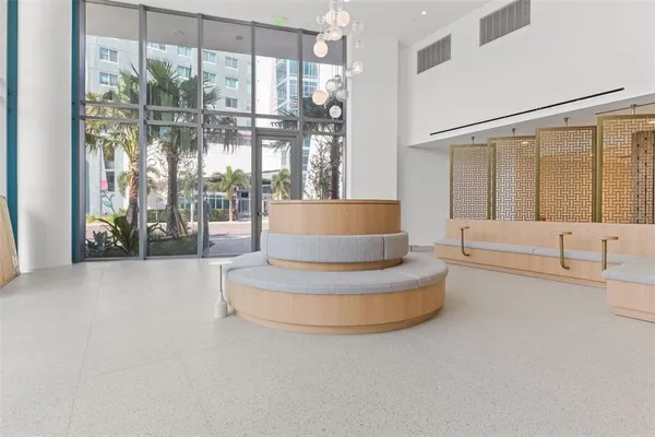 $950,000 | 777 3rd Avenue North, Unit 806, St. Petersburg, FL 33701