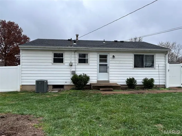 $2,000 | 245 Peffer Lane, Fenton, MO 63026