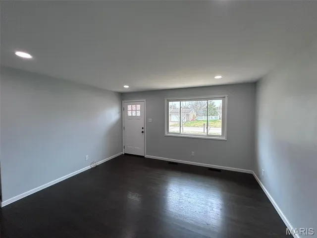 $2,000 | 245 Peffer Lane, Fenton, MO 63026