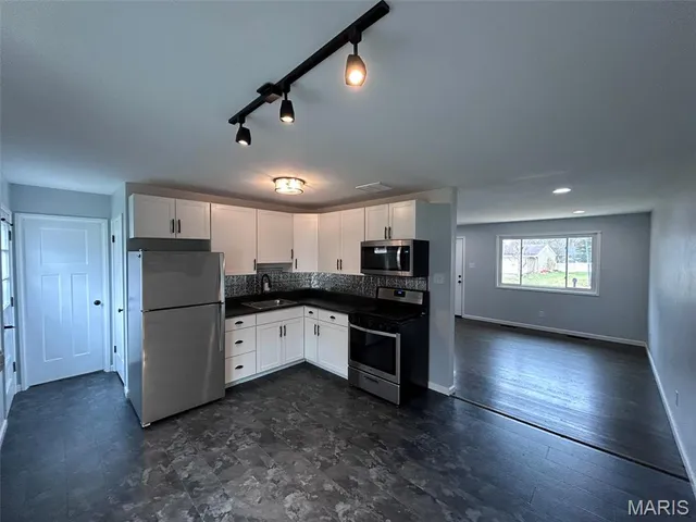 $2,000 | 245 Peffer Lane, Fenton, MO 63026