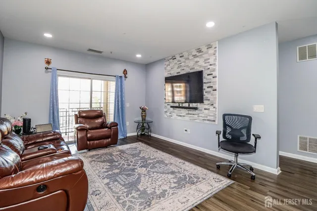 $471,000 | 524 Doral Court, Piscataway, NJ 08854