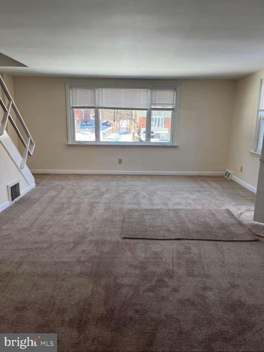 805 Millwood Road Philadelphia, PA 19115 - Photo 2 of 8