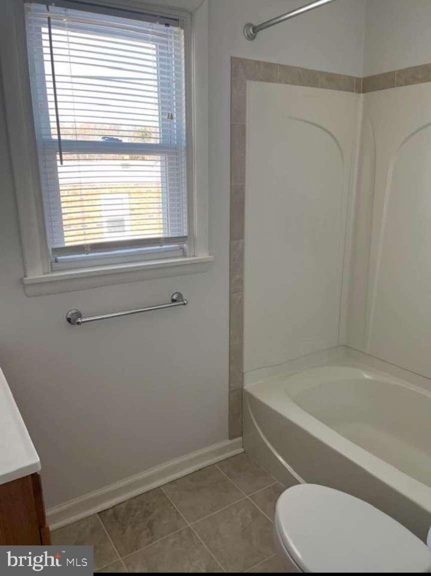 805 Millwood Road Philadelphia, PA 19115 - Photo 5 of 8