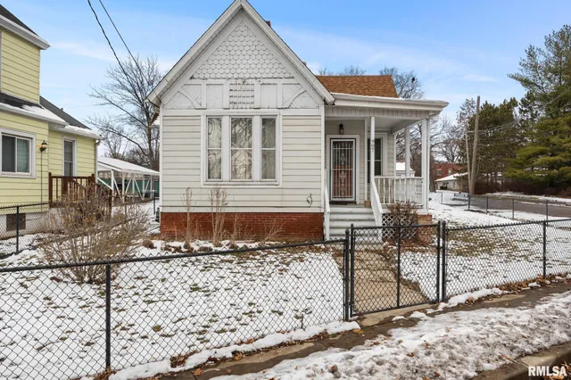 $95,000 | 907 Northeast Glen Oak Avenue, Peoria, IL 61603