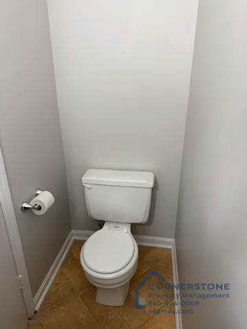 $1,200 | 106 Lee Avenue Northeast, Unit 2, Roanoke, VA 24012